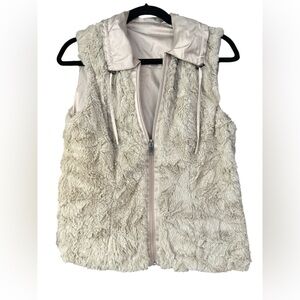 CAbi Snow Bunny Faux Fur Chic Streetwear Outerwear Vest CAbi Reversible, Size M